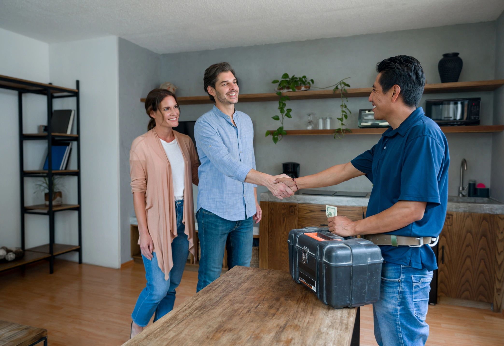 cash home buyers handshake